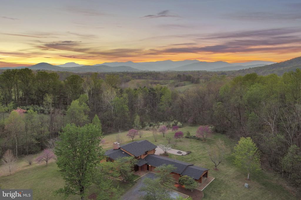 219 TIGER VALLEY RD, WASHINGTON, Virginia, 5 Bedrooms Bedrooms, ,3 BathroomsBathrooms,Residential,219 TIGER VALLEY RD,VARP2002576 MLS # VARP2002576