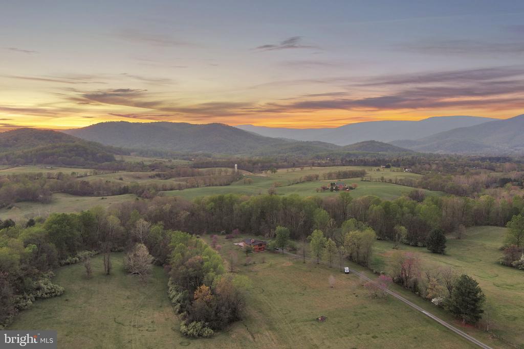 219 TIGER VALLEY RD, WASHINGTON, Virginia, 5 Bedrooms Bedrooms, ,3 BathroomsBathrooms,Residential,219 TIGER VALLEY RD,VARP2002576 MLS # VARP2002576