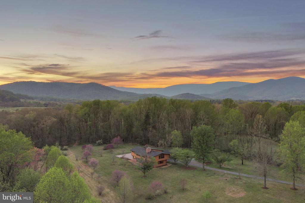 219 TIGER VALLEY RD, WASHINGTON, Virginia, 5 Bedrooms Bedrooms, ,3 BathroomsBathrooms,Residential,219 TIGER VALLEY RD,VARP2002576 MLS # VARP2002576