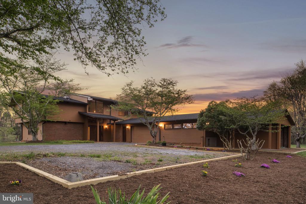 219 TIGER VALLEY RD, WASHINGTON, Virginia, 5 Bedrooms Bedrooms, ,3 BathroomsBathrooms,Residential,219 TIGER VALLEY RD,VARP2002576 MLS # VARP2002576