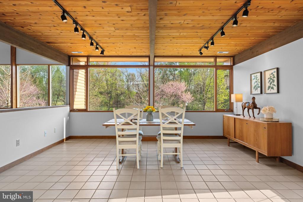 219 TIGER VALLEY RD, WASHINGTON, Virginia, 5 Bedrooms Bedrooms, ,3 BathroomsBathrooms,Residential,219 TIGER VALLEY RD,VARP2002576 MLS # VARP2002576