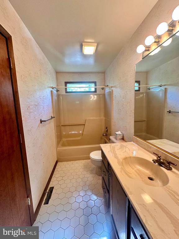 510 BIRDIE RD, LOCUST GROVE, Virginia 22508, 3 Bedrooms Bedrooms, ,2 BathroomsBathrooms,Residential,510 BIRDIE RD,VAOR2013866 MLS # VAOR2013866