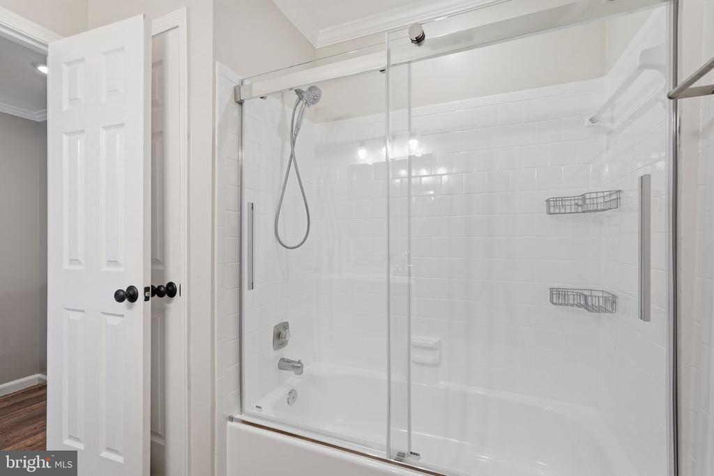 189 FAIRFIELD DR, WARRENTON, Virginia 20186, 2 Bedrooms Bedrooms, ,2 BathroomsBathrooms,Residential,189 FAIRFIELD DR,VAFQ2021576 MLS # VAFQ2021576