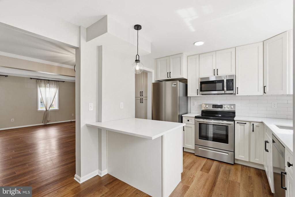 189 FAIRFIELD DR, WARRENTON, Virginia 20186, 2 Bedrooms Bedrooms, ,2 BathroomsBathrooms,Residential,189 FAIRFIELD DR,VAFQ2021576 MLS # VAFQ2021576