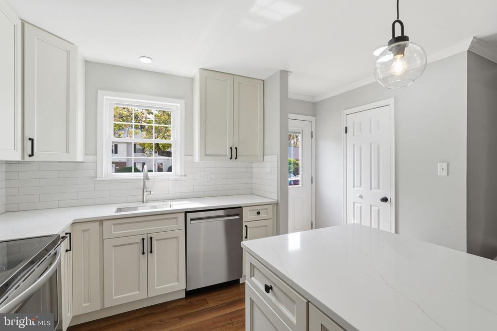 189 FAIRFIELD DR, WARRENTON, Virginia 20186, 2 Bedrooms Bedrooms, ,2 BathroomsBathrooms,Residential,189 FAIRFIELD DR,VAFQ2021576 MLS # VAFQ2021576