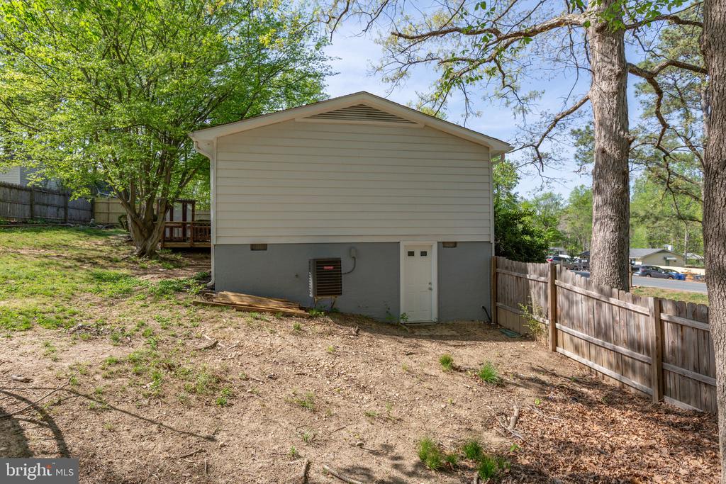 6514 DEERSKIN DR, FREDERICKSBURG, Virginia 22407, 3 Bedrooms Bedrooms, ,1 BathroomBathrooms,Residential,6514 DEERSKIN DR,VASP2040406 MLS # VASP2040406