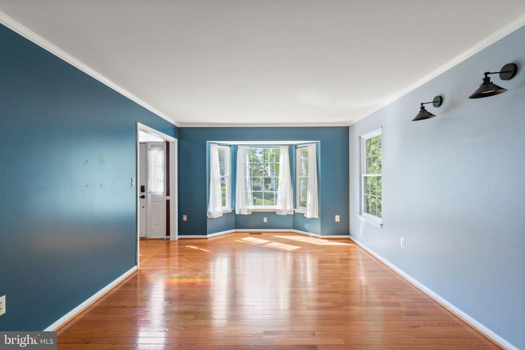 5904 CAMBRIDGE DR, FREDERICKSBURG, Virginia 22407, 4 Bedrooms Bedrooms, ,3 BathroomsBathrooms,Residential,5904 CAMBRIDGE DR,VASP2041032 MLS # VASP2041032