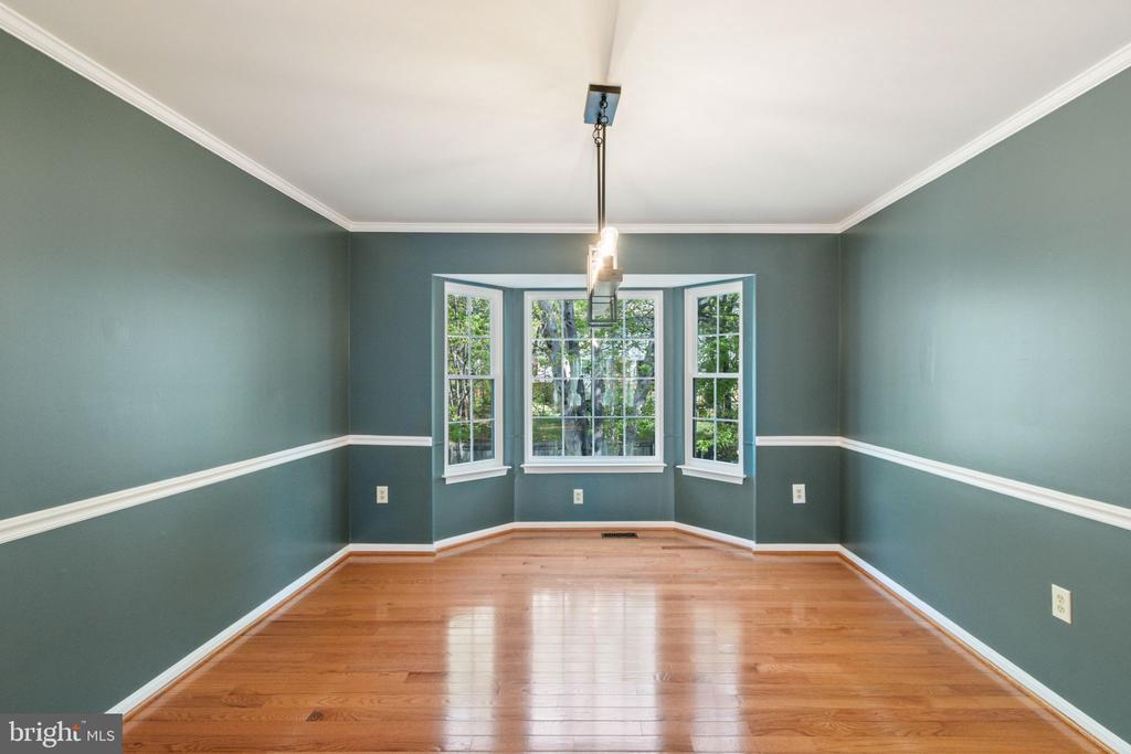 5904 CAMBRIDGE DR, FREDERICKSBURG, Virginia 22407, 4 Bedrooms Bedrooms, ,3 BathroomsBathrooms,Residential,5904 CAMBRIDGE DR,VASP2041032 MLS # VASP2041032