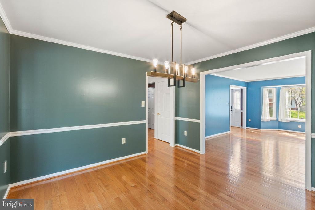 5904 CAMBRIDGE DR, FREDERICKSBURG, Virginia 22407, 4 Bedrooms Bedrooms, ,3 BathroomsBathrooms,Residential,5904 CAMBRIDGE DR,VASP2041032 MLS # VASP2041032