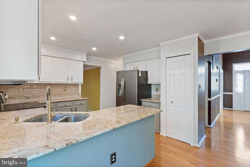 5904 CAMBRIDGE DR, FREDERICKSBURG, Virginia 22407, 4 Bedrooms Bedrooms, ,3 BathroomsBathrooms,Residential,5904 CAMBRIDGE DR,VASP2041032 MLS # VASP2041032