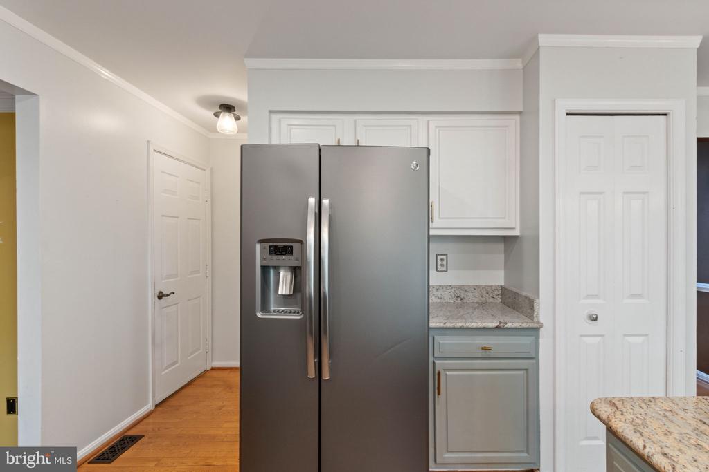 5904 CAMBRIDGE DR, FREDERICKSBURG, Virginia 22407, 4 Bedrooms Bedrooms, ,3 BathroomsBathrooms,Residential,5904 CAMBRIDGE DR,VASP2041032 MLS # VASP2041032