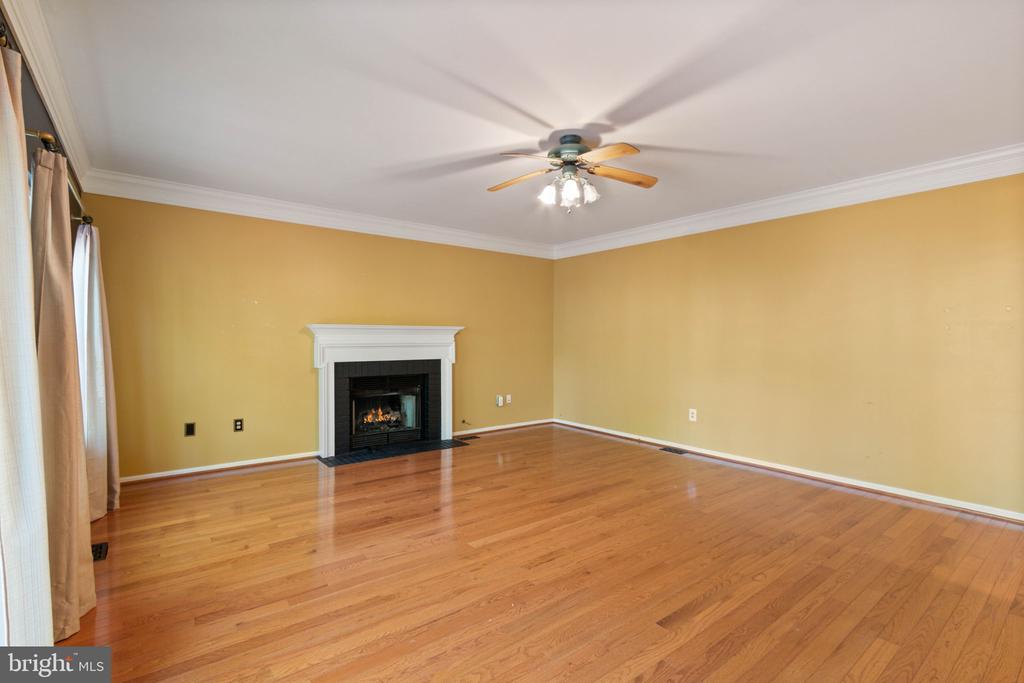 5904 CAMBRIDGE DR, FREDERICKSBURG, Virginia 22407, 4 Bedrooms Bedrooms, ,3 BathroomsBathrooms,Residential,5904 CAMBRIDGE DR,VASP2041032 MLS # VASP2041032