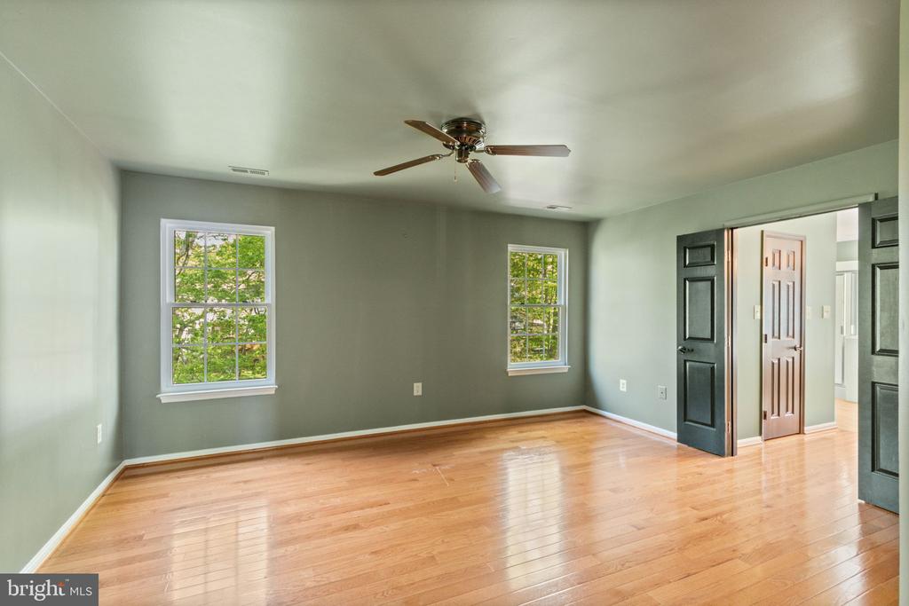 5904 CAMBRIDGE DR, FREDERICKSBURG, Virginia 22407, 4 Bedrooms Bedrooms, ,3 BathroomsBathrooms,Residential,5904 CAMBRIDGE DR,VASP2041032 MLS # VASP2041032