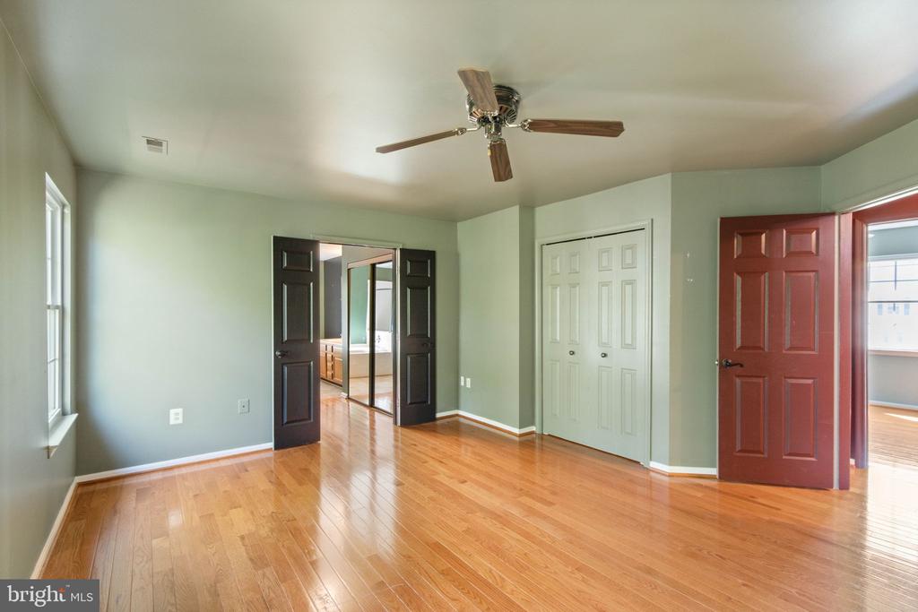 5904 CAMBRIDGE DR, FREDERICKSBURG, Virginia 22407, 4 Bedrooms Bedrooms, ,3 BathroomsBathrooms,Residential,5904 CAMBRIDGE DR,VASP2041032 MLS # VASP2041032