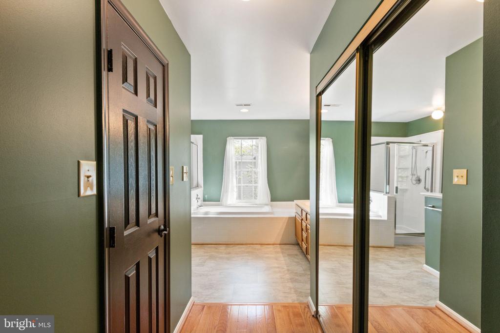 5904 CAMBRIDGE DR, FREDERICKSBURG, Virginia 22407, 4 Bedrooms Bedrooms, ,3 BathroomsBathrooms,Residential,5904 CAMBRIDGE DR,VASP2041032 MLS # VASP2041032