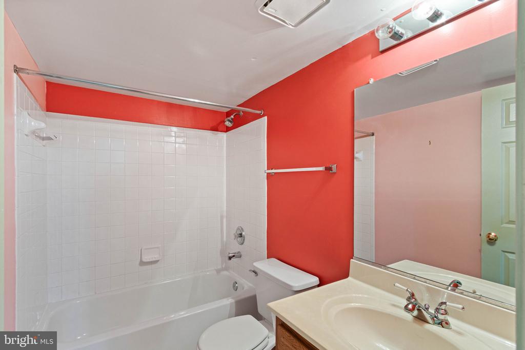 5904 CAMBRIDGE DR, FREDERICKSBURG, Virginia 22407, 4 Bedrooms Bedrooms, ,3 BathroomsBathrooms,Residential,5904 CAMBRIDGE DR,VASP2041032 MLS # VASP2041032