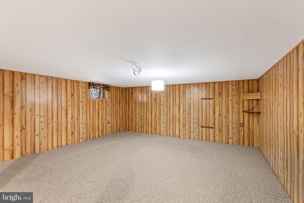 5904 CAMBRIDGE DR, FREDERICKSBURG, Virginia 22407, 4 Bedrooms Bedrooms, ,3 BathroomsBathrooms,Residential,5904 CAMBRIDGE DR,VASP2041032 MLS # VASP2041032