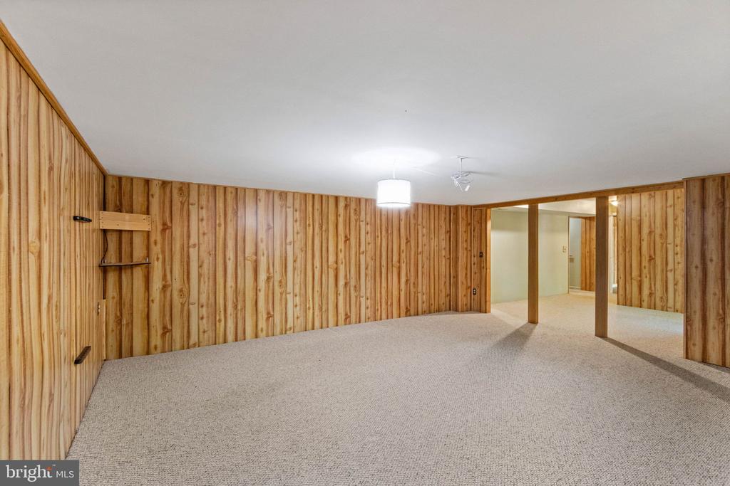 5904 CAMBRIDGE DR, FREDERICKSBURG, Virginia 22407, 4 Bedrooms Bedrooms, ,3 BathroomsBathrooms,Residential,5904 CAMBRIDGE DR,VASP2041032 MLS # VASP2041032