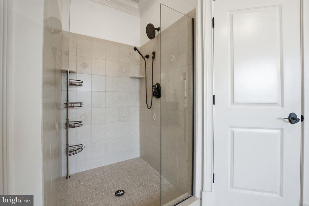 10916 CHATHAM RIDGE WAY, SPOTSYLVANIA, Virginia 22551, 5 Bedrooms Bedrooms, ,4 BathroomsBathrooms,Residential,10916 CHATHAM RIDGE WAY,VASP2040954 MLS # VASP2040954