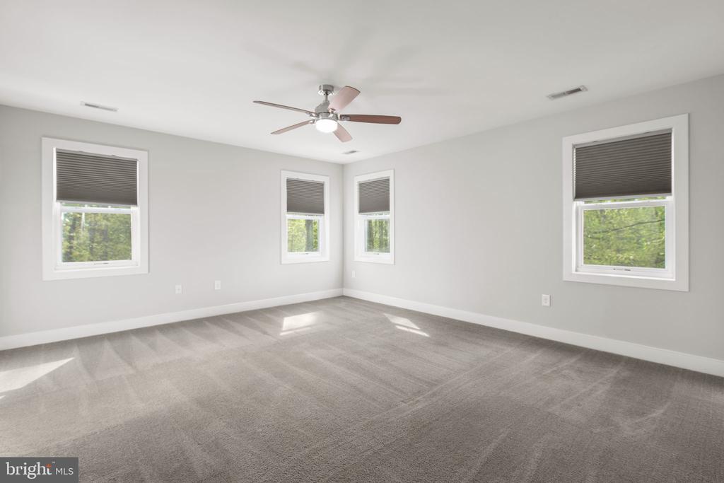 2518 REGENCY DR, FREDERICKSBURG, Virginia 22408, 4 Bedrooms Bedrooms, ,2 BathroomsBathrooms,Residential,2518 REGENCY DR,VASP2040568 MLS # VASP2040568