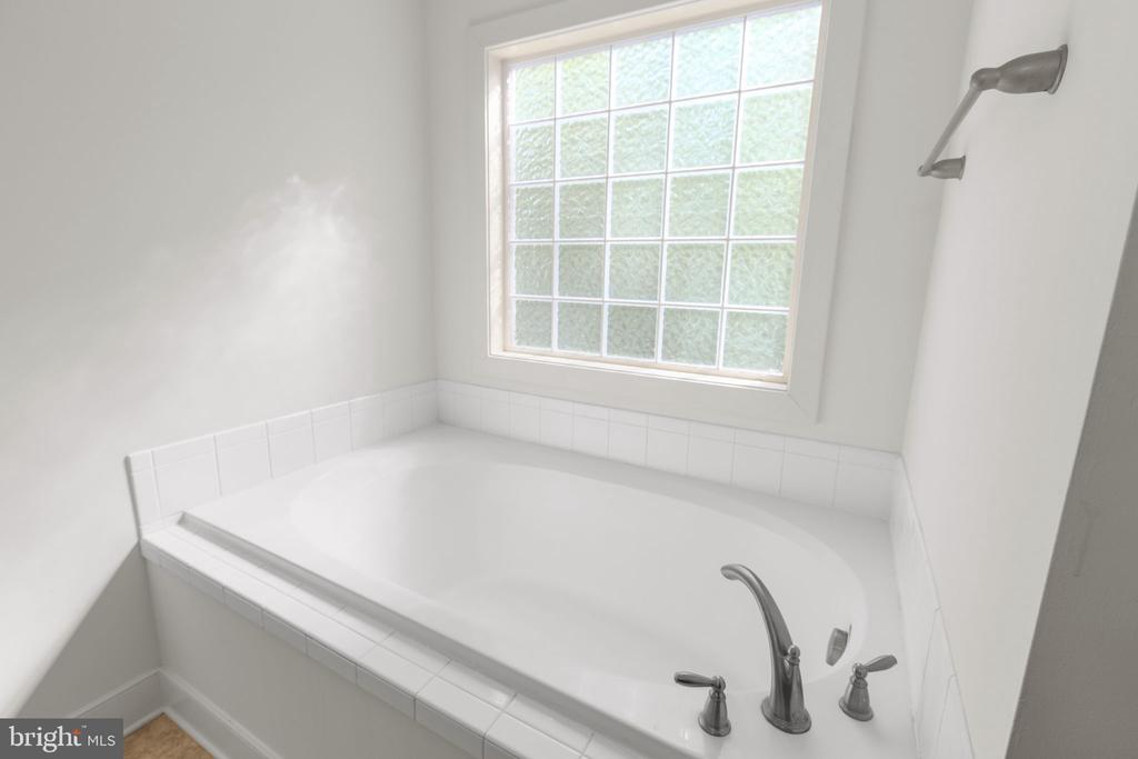 2518 REGENCY DR, FREDERICKSBURG, Virginia 22408, 4 Bedrooms Bedrooms, ,2 BathroomsBathrooms,Residential,2518 REGENCY DR,VASP2040568 MLS # VASP2040568