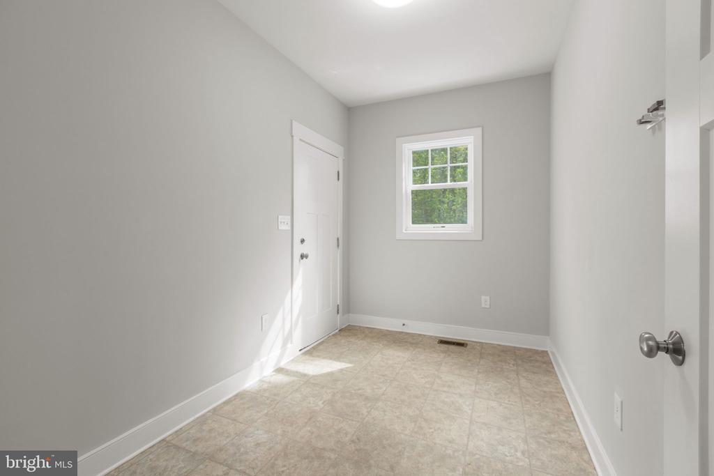 2518 REGENCY DR, FREDERICKSBURG, Virginia 22408, 4 Bedrooms Bedrooms, ,2 BathroomsBathrooms,Residential,2518 REGENCY DR,VASP2040568 MLS # VASP2040568