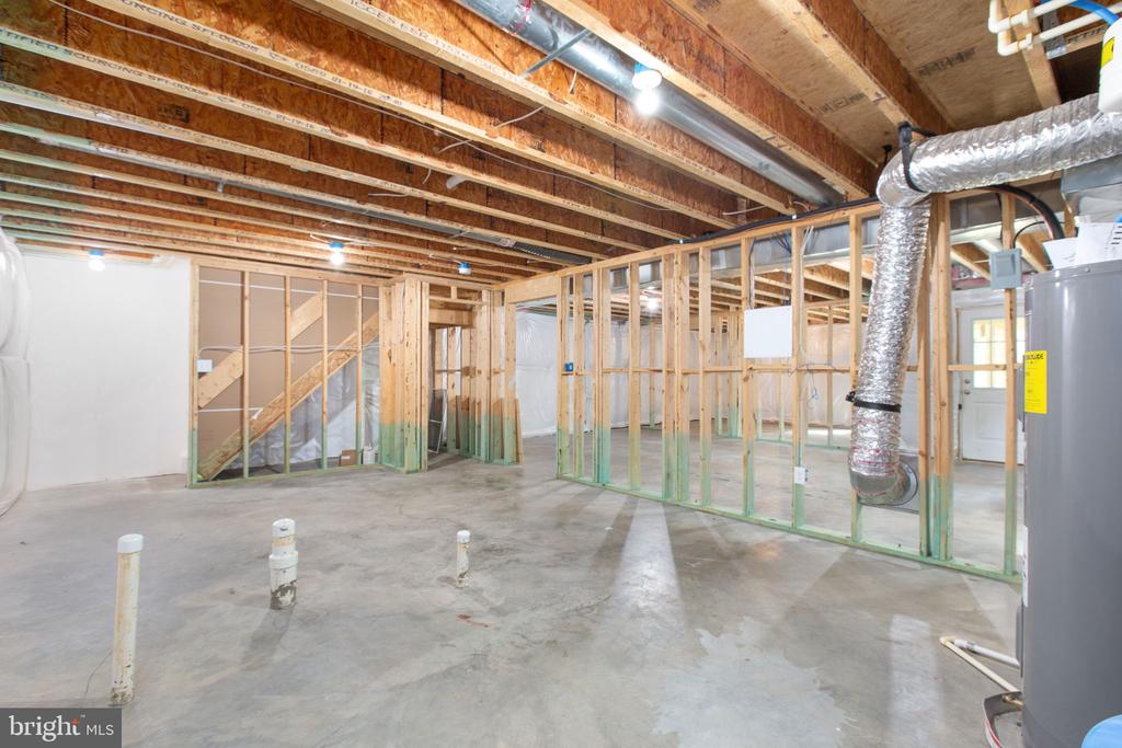 2518 REGENCY DR, FREDERICKSBURG, Virginia 22408, 4 Bedrooms Bedrooms, ,2 BathroomsBathrooms,Residential,2518 REGENCY DR,VASP2040568 MLS # VASP2040568