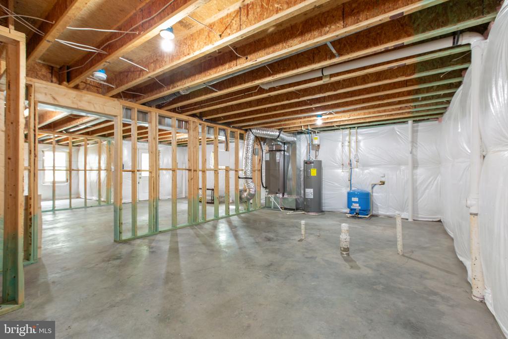 2518 REGENCY DR, FREDERICKSBURG, Virginia 22408, 4 Bedrooms Bedrooms, ,2 BathroomsBathrooms,Residential,2518 REGENCY DR,VASP2040568 MLS # VASP2040568