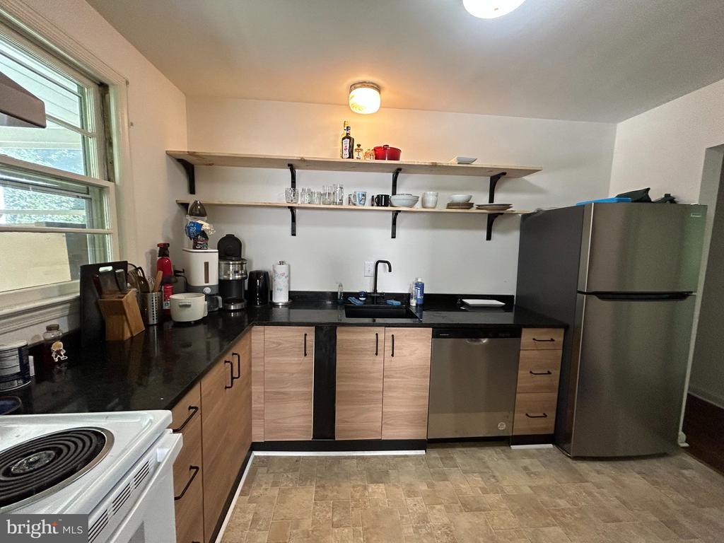 2308 CRESTMONT AVE, CHARLOTTESVILLE, Virginia 22903, 4 Bedrooms Bedrooms, ,2 BathroomsBathrooms,Residential,2308 CRESTMONT AVE,VACO2000226 MLS # VACO2000226