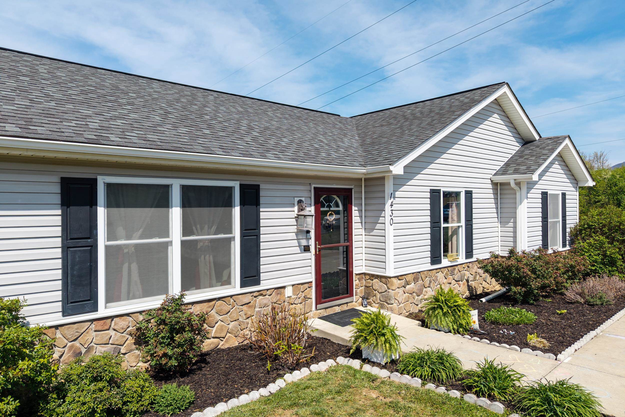 1430 MANDOLIN AVE, GROTTOES, Virginia 24441, 4 Bedrooms Bedrooms, ,3 BathroomsBathrooms,Residential,1430 Mandolin Ave, Grottoes, VA 24441,1430 MANDOLIN AVE,673508 MLS # 673508