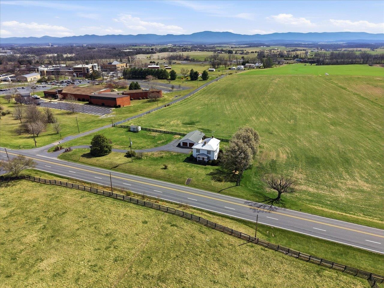 3005 LEE HWY, MOUNT SIDNEY, Virginia 24467, 3 Bedrooms Bedrooms, ,2 BathroomsBathrooms,Residential,3005 LEE HWY,674758 MLS # 674758