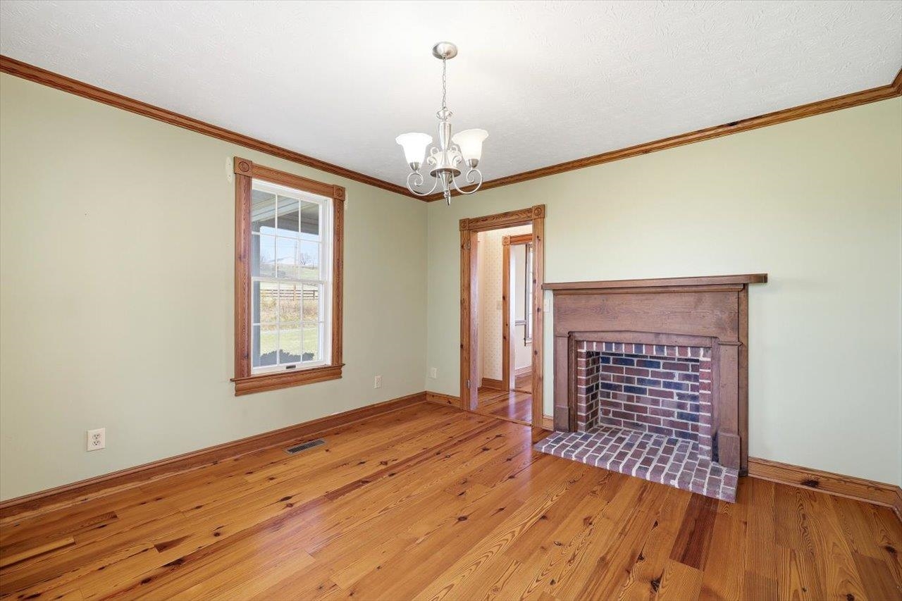 3005 LEE HWY, MOUNT SIDNEY, Virginia 24467, 3 Bedrooms Bedrooms, ,2 BathroomsBathrooms,Residential,3005 LEE HWY,674758 MLS # 674758