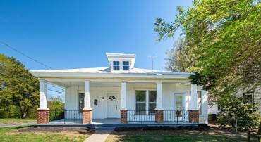 125 SOUTH ST, LOUISA, Virginia 23093, 3 Bedrooms Bedrooms, ,2 BathroomsBathrooms,Residential,Darling City Bungalow,125 SOUTH ST,675952 MLS # 675952