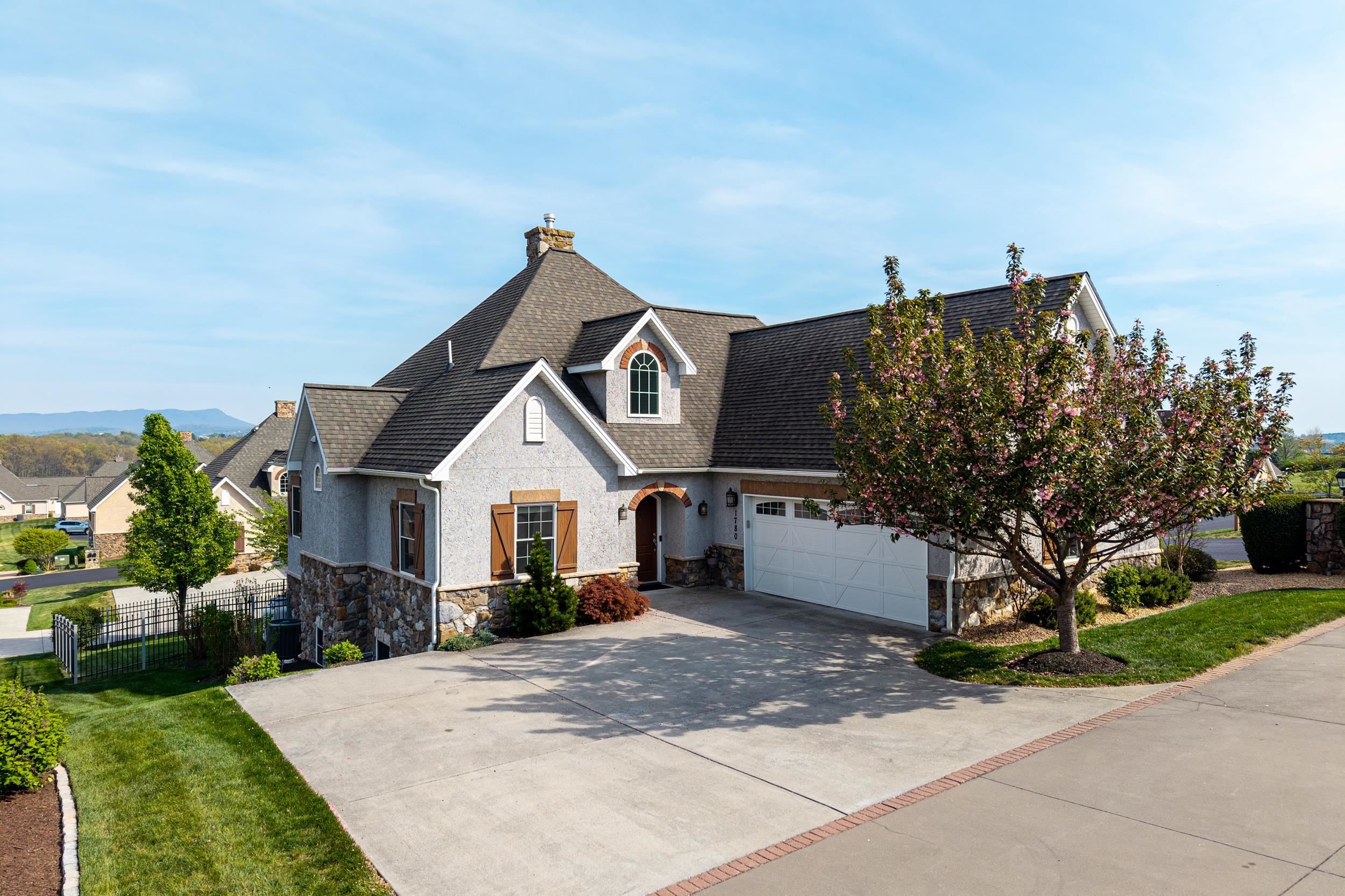 1780 HERITAGE ESTATES CIR, HARRISONBURG, Virginia 22801, 4 Bedrooms Bedrooms, ,2 BathroomsBathrooms,Residential,1780 HERITAGE ESTATES CIR,675956 MLS # 675956