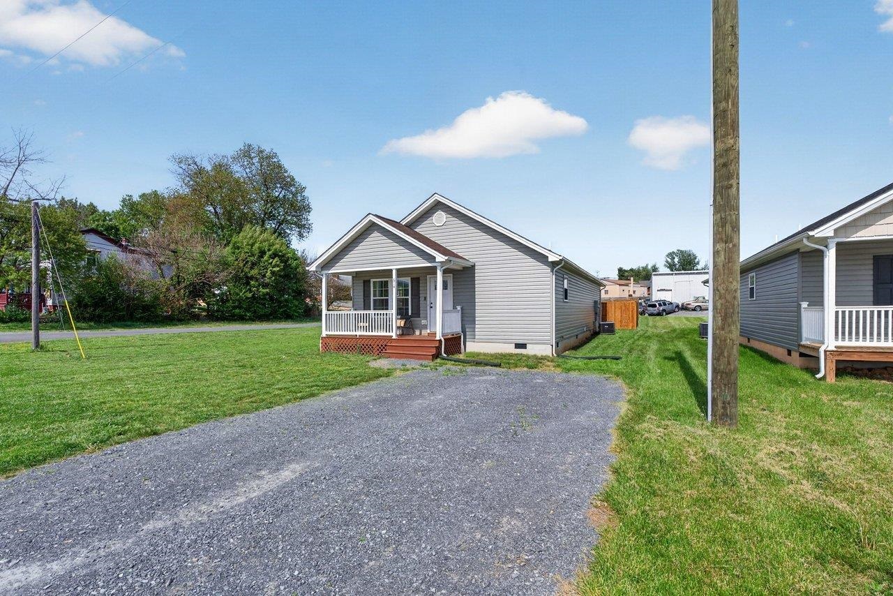 614 S SECOND ST, SHENANDOAH, Virginia 22849, 3 Bedrooms Bedrooms, ,2 BathroomsBathrooms,Residential,614 S SECOND ST,675961 MLS # 675961