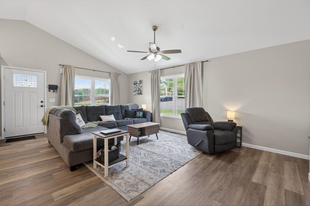 614 S SECOND ST, SHENANDOAH, Virginia 22849, 3 Bedrooms Bedrooms, ,2 BathroomsBathrooms,Residential,614 S SECOND ST,675961 MLS # 675961