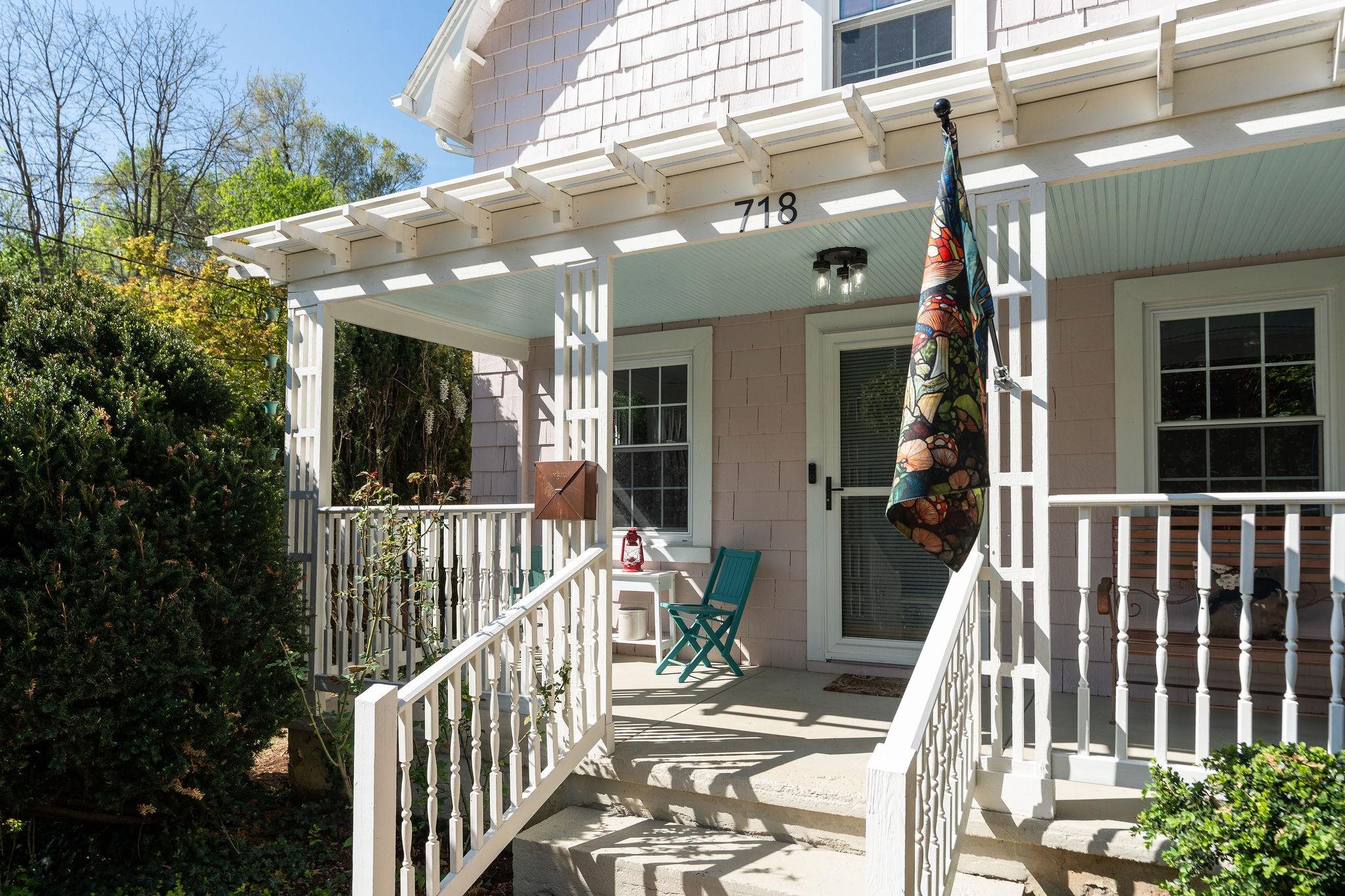 718 ALLEGHANY AVE, STAUNTON, Virginia 24401, 3 Bedrooms Bedrooms, ,2 BathroomsBathrooms,Residential,718 ALLEGHANY AVE,675962 MLS # 675962