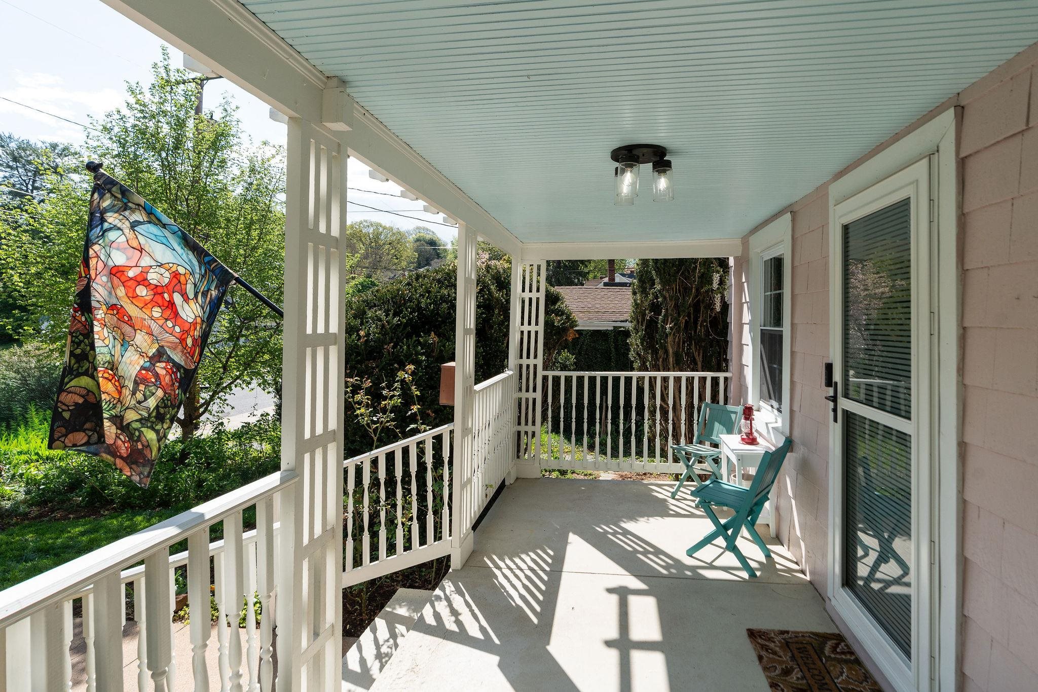 718 ALLEGHANY AVE, STAUNTON, Virginia 24401, 3 Bedrooms Bedrooms, ,2 BathroomsBathrooms,Residential,718 ALLEGHANY AVE,675962 MLS # 675962