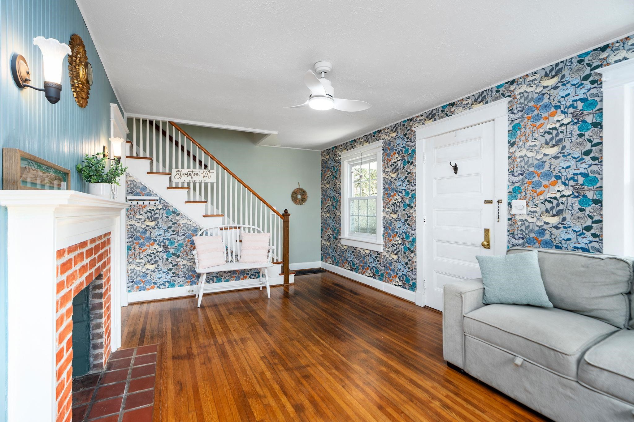 718 ALLEGHANY AVE, STAUNTON, Virginia 24401, 3 Bedrooms Bedrooms, ,2 BathroomsBathrooms,Residential,718 ALLEGHANY AVE,675962 MLS # 675962