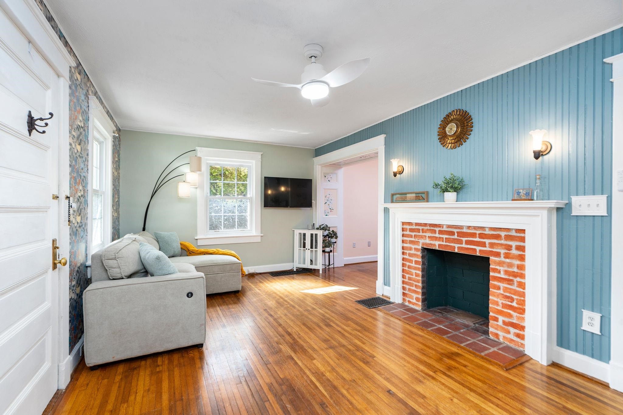 718 ALLEGHANY AVE, STAUNTON, Virginia 24401, 3 Bedrooms Bedrooms, ,2 BathroomsBathrooms,Residential,718 ALLEGHANY AVE,675962 MLS # 675962