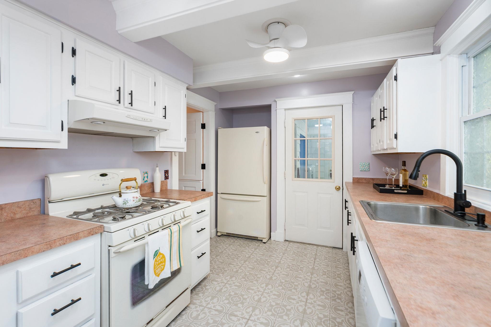 718 ALLEGHANY AVE, STAUNTON, Virginia 24401, 3 Bedrooms Bedrooms, ,2 BathroomsBathrooms,Residential,718 ALLEGHANY AVE,675962 MLS # 675962