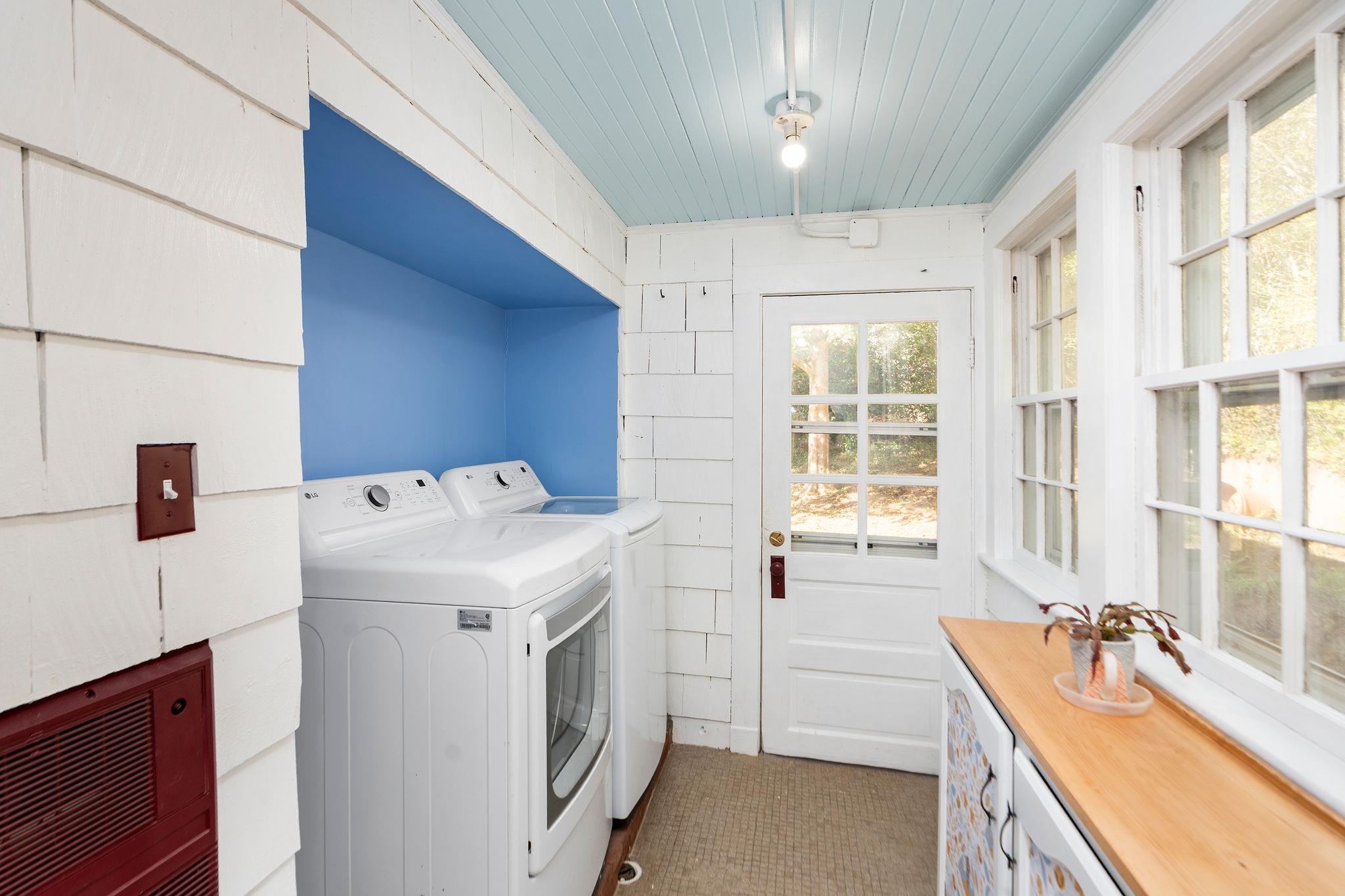 718 ALLEGHANY AVE, STAUNTON, Virginia 24401, 3 Bedrooms Bedrooms, ,2 BathroomsBathrooms,Residential,718 ALLEGHANY AVE,675962 MLS # 675962