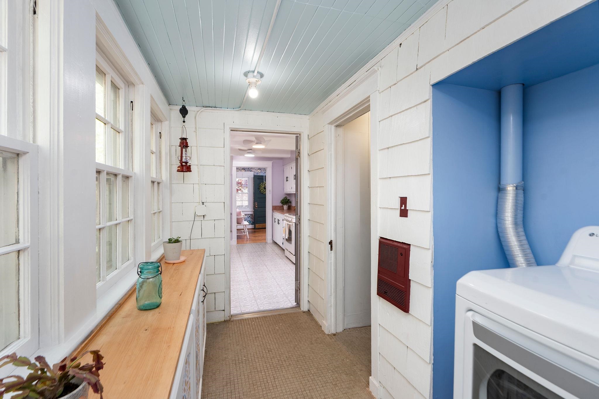 718 ALLEGHANY AVE, STAUNTON, Virginia 24401, 3 Bedrooms Bedrooms, ,2 BathroomsBathrooms,Residential,718 ALLEGHANY AVE,675962 MLS # 675962