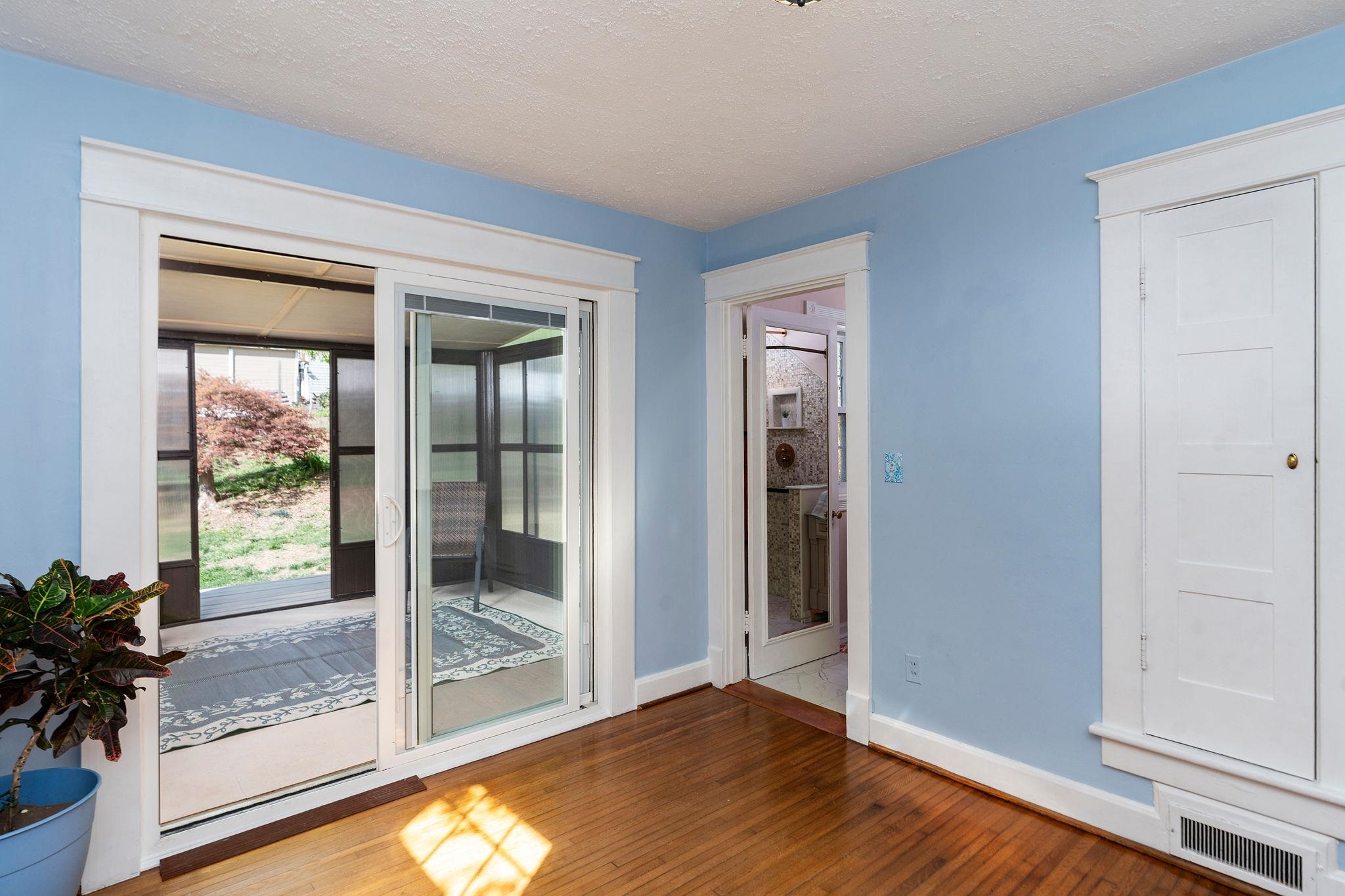 718 ALLEGHANY AVE, STAUNTON, Virginia 24401, 3 Bedrooms Bedrooms, ,2 BathroomsBathrooms,Residential,718 ALLEGHANY AVE,675962 MLS # 675962