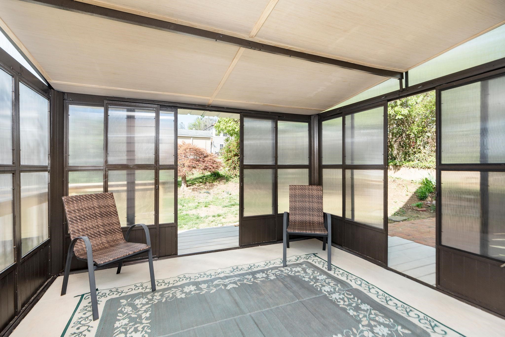 718 ALLEGHANY AVE, STAUNTON, Virginia 24401, 3 Bedrooms Bedrooms, ,2 BathroomsBathrooms,Residential,718 ALLEGHANY AVE,675962 MLS # 675962