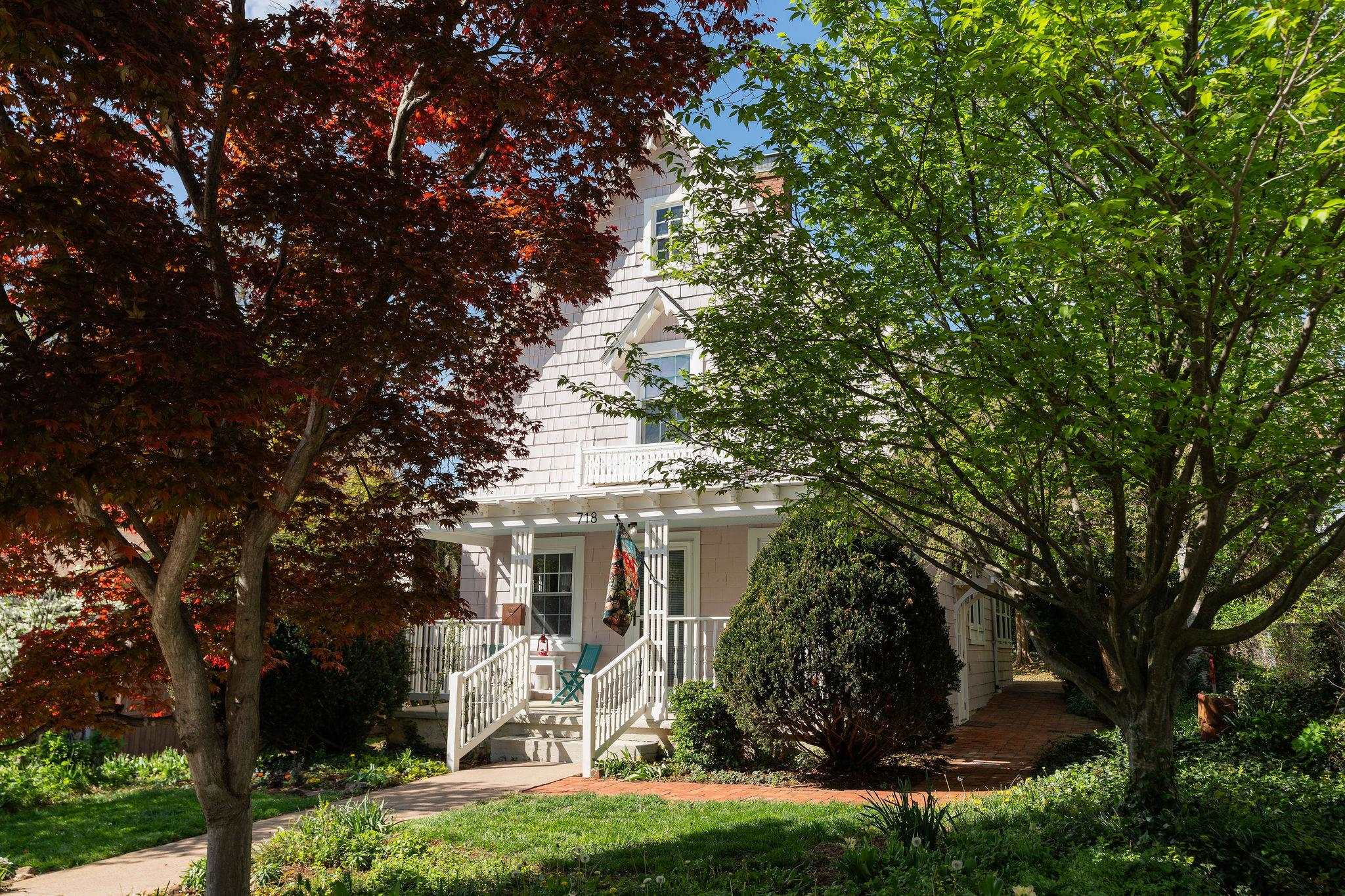 718 ALLEGHANY AVE, STAUNTON, Virginia 24401, 3 Bedrooms Bedrooms, ,2 BathroomsBathrooms,Residential,718 ALLEGHANY AVE,675962 MLS # 675962