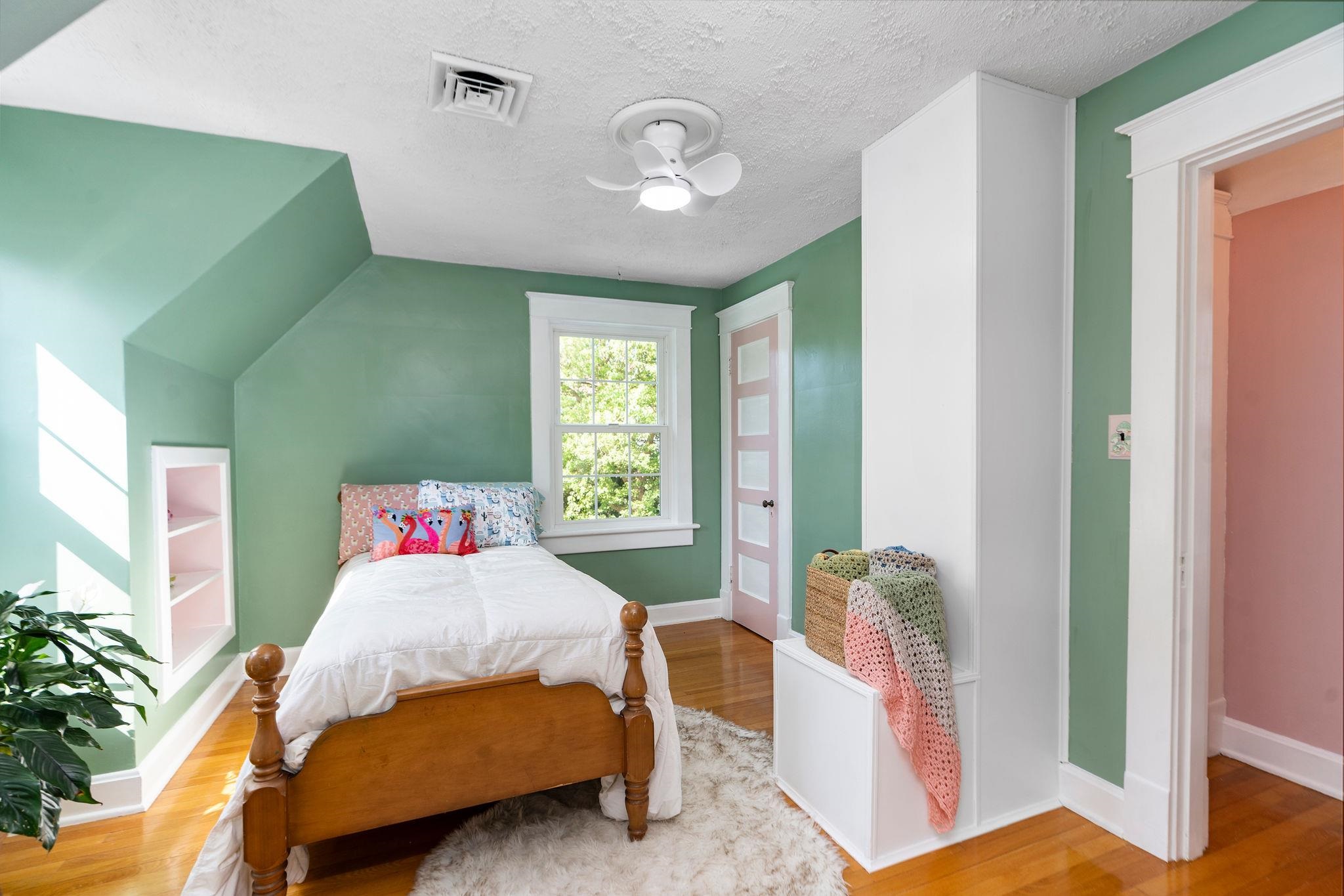 718 ALLEGHANY AVE, STAUNTON, Virginia 24401, 3 Bedrooms Bedrooms, ,2 BathroomsBathrooms,Residential,718 ALLEGHANY AVE,675962 MLS # 675962