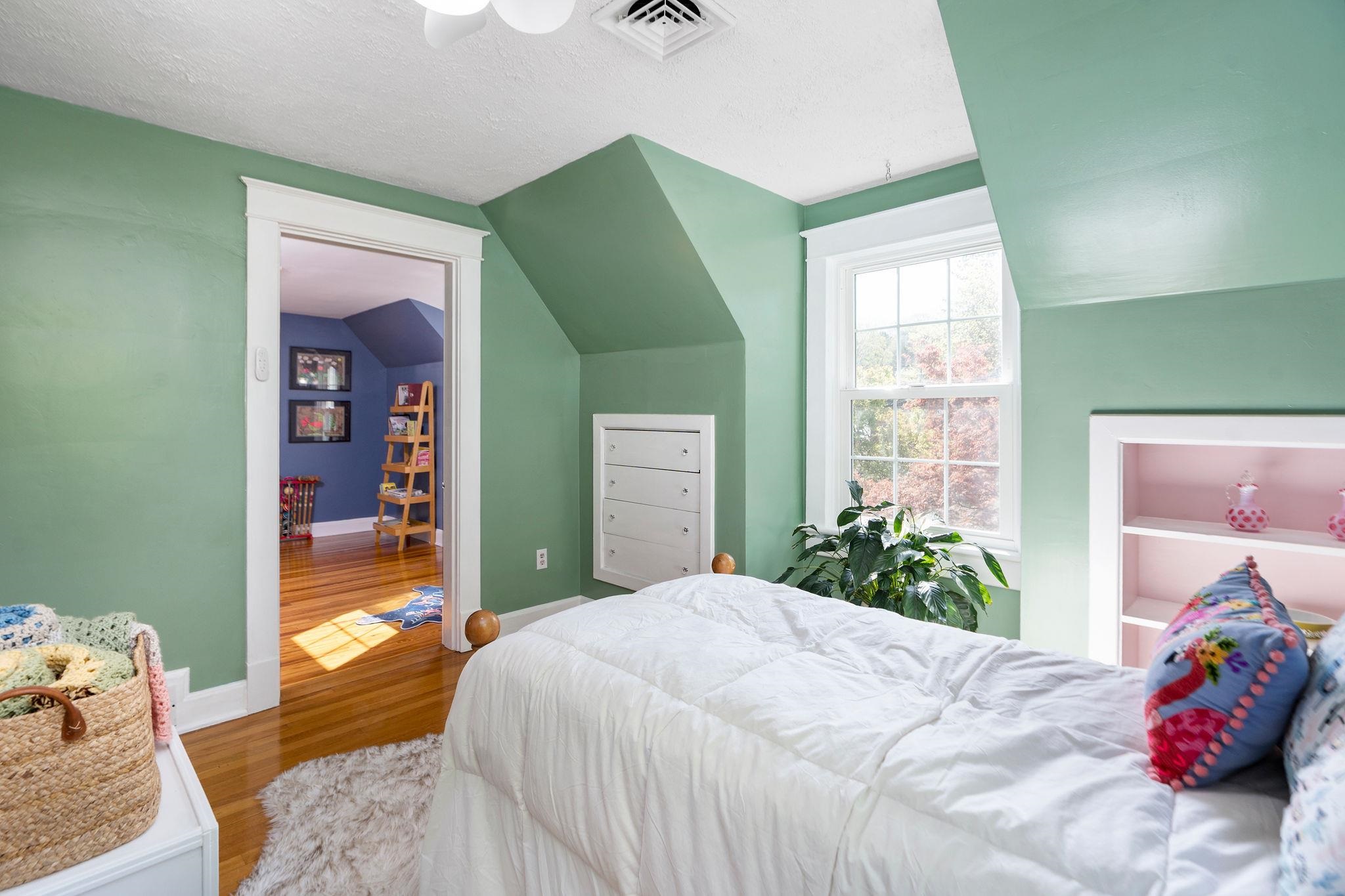 718 ALLEGHANY AVE, STAUNTON, Virginia 24401, 3 Bedrooms Bedrooms, ,2 BathroomsBathrooms,Residential,718 ALLEGHANY AVE,675962 MLS # 675962