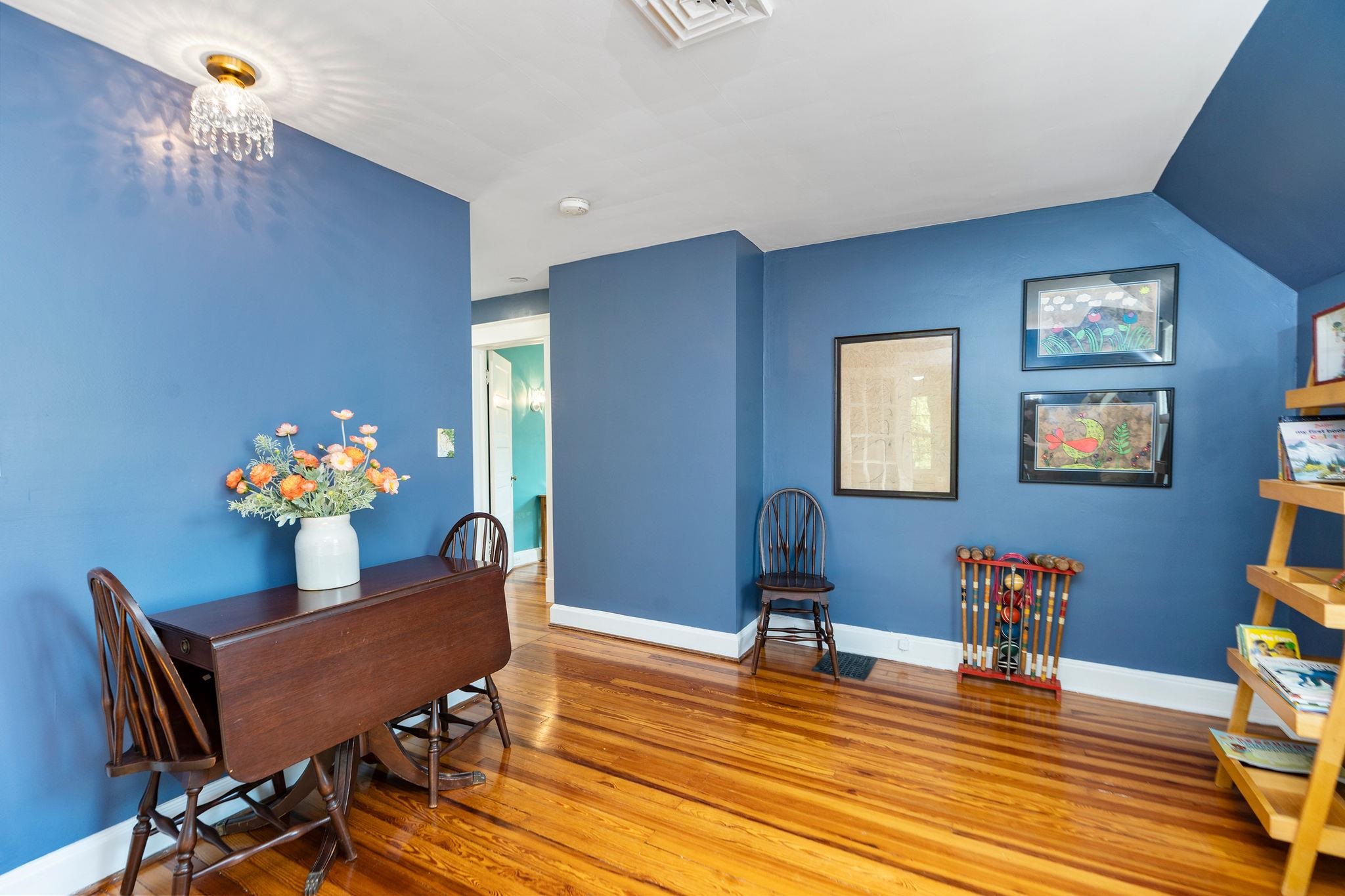 718 ALLEGHANY AVE, STAUNTON, Virginia 24401, 3 Bedrooms Bedrooms, ,2 BathroomsBathrooms,Residential,718 ALLEGHANY AVE,675962 MLS # 675962