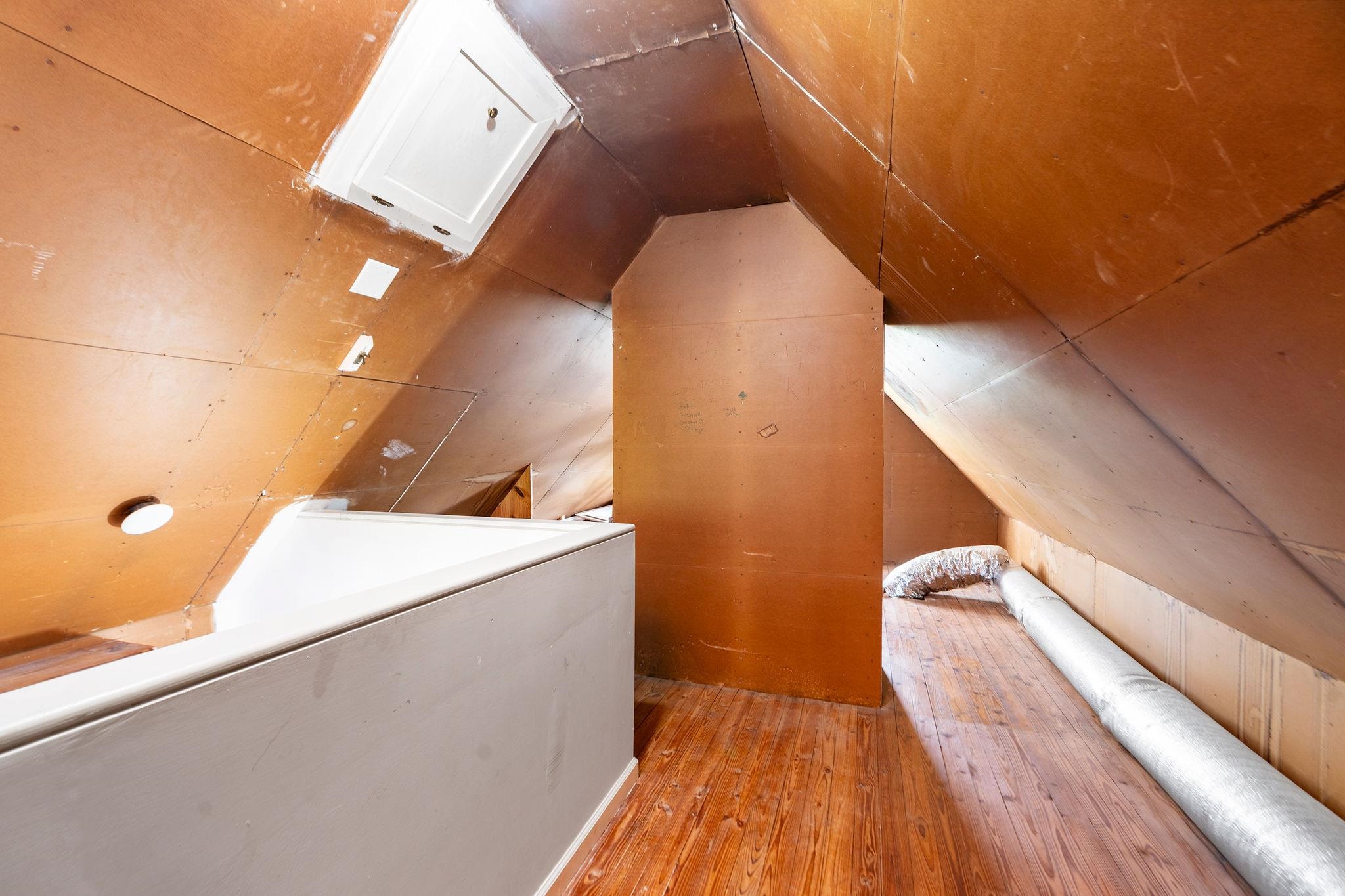 718 ALLEGHANY AVE, STAUNTON, Virginia 24401, 3 Bedrooms Bedrooms, ,2 BathroomsBathrooms,Residential,718 ALLEGHANY AVE,675962 MLS # 675962